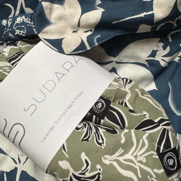 Sudara Spa by Caesar’s LV - Tote Lavender Neck Pillow & Sleep Mask